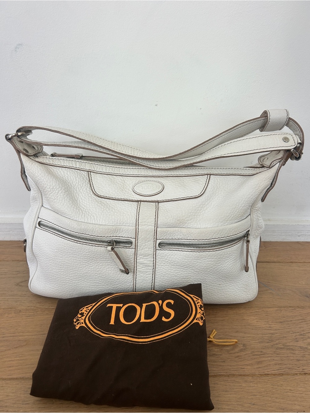 TOD'S White Leather Shoulder Bag with Contrast Trim